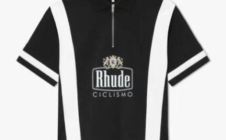 Exploring America in Autumn: Style Meets Adventure with Rhude Shorts & Rhude T-Shirt