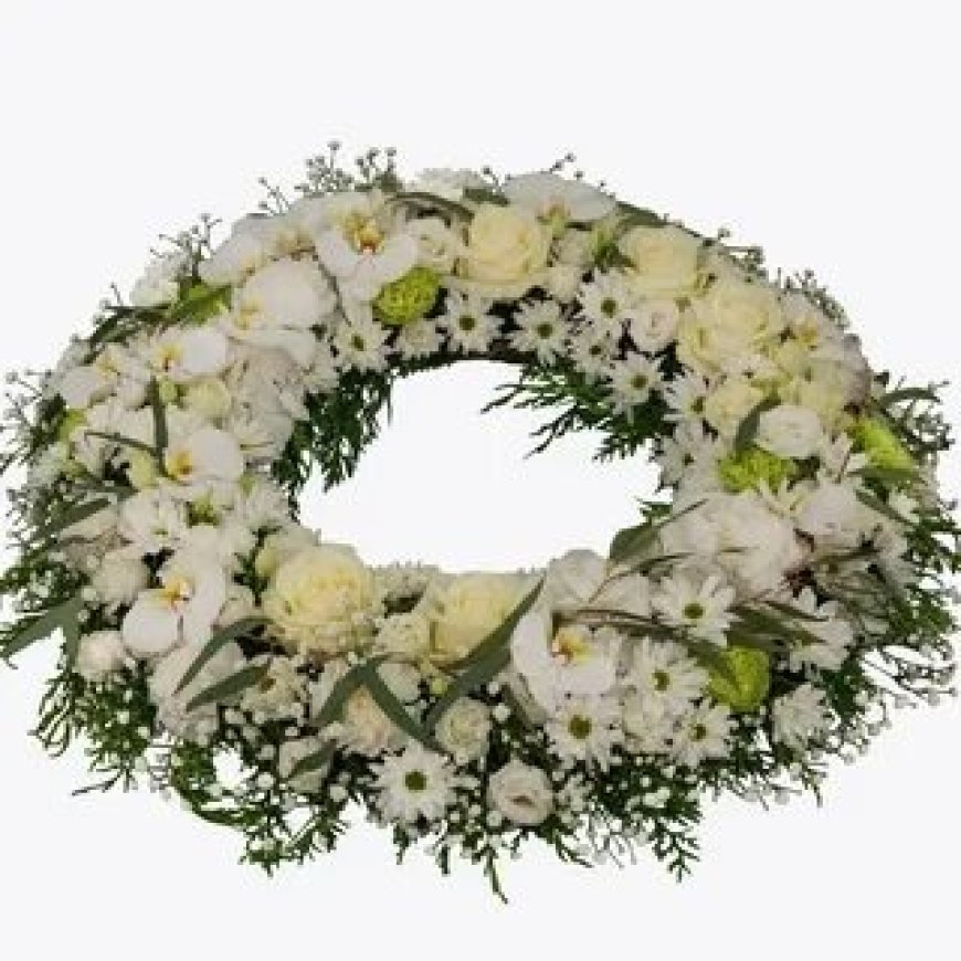 Wreath for Funeral vs. Bouquet: Differences