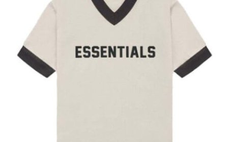 Essentials Hoodie – Everyday Wear With Premium Details