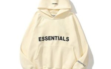 Essentials Graphic Hoodie – Modern Streetwear Staple