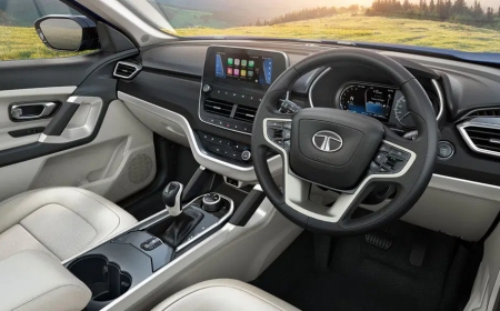 Toyota Innova Crysta vs. Hycross: What’s the Difference and Which One Should You Choose?