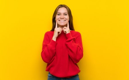 🦷 Porcelain Veneers: A Lasting Solution for Beautiful Teeth